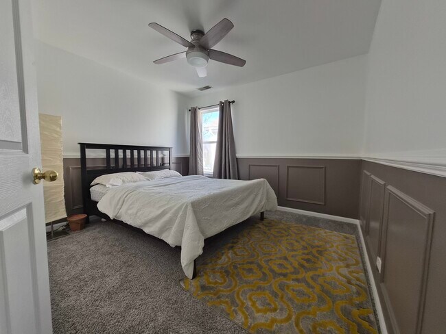 Building Photo - 3817 Baybrook Dr