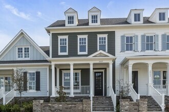 Building Photo - Luxurious Low-Maintenance Living in Westha...