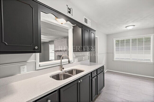 Building Photo - GORGEOUS HOME LOCATED IN RALEIGH NEAR CRAIGMONT DR!!! SECTION 8 WELCOMED!!!