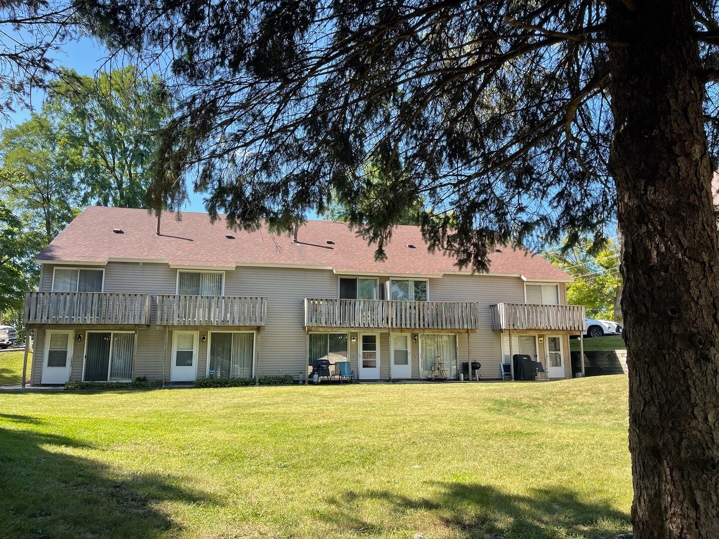 Building Photo - 149 Forest Ave