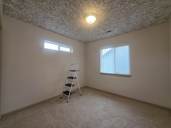 Building Photo - 4373 Hearth St NE