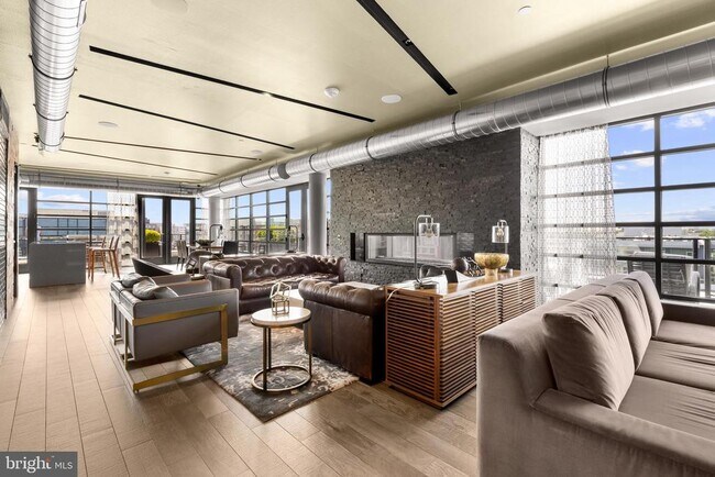 Building Photo - 1300 4th St SE