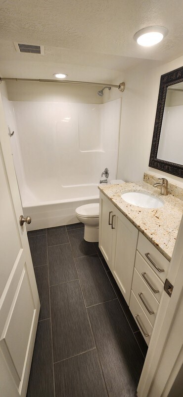 Building Photo - 5486 Venetia St