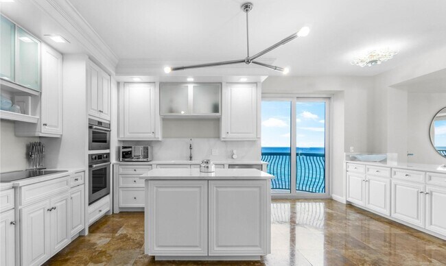 Building Photo - 5150 N Ocean Dr