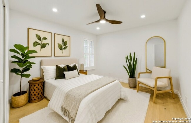 Building Photo - 7815 Broadway St