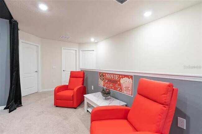 Building Photo - 7243 Oakmoss Loop