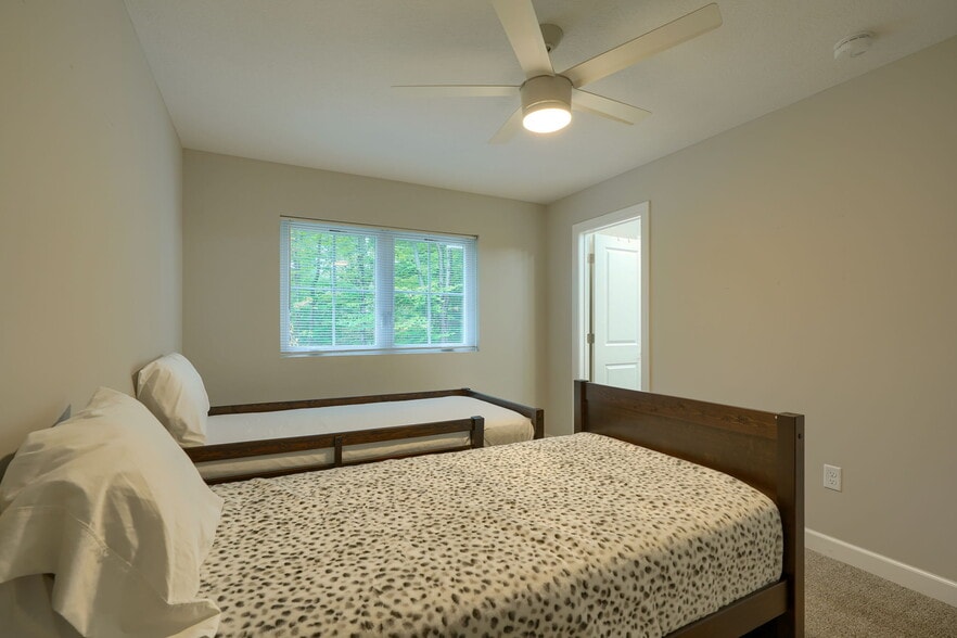 Building Photo - 275 Hyatts Rd