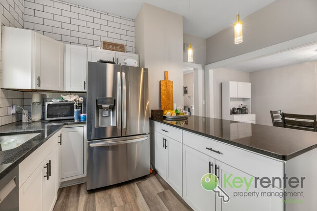 Building Photo - Delano District | Renovated 3 Bedroom 3 Ba...