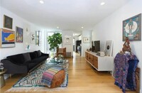 Building Photo - 239 Bleecker St