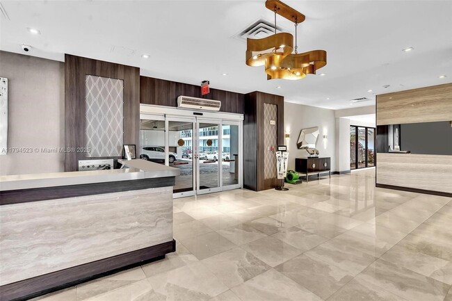 Building Photo - 20515 E Country Club Dr