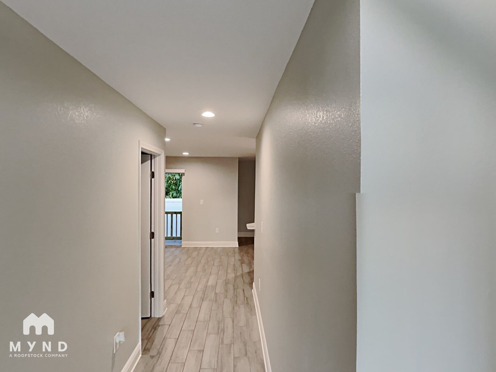 Building Photo - 12733 N Ola Ave