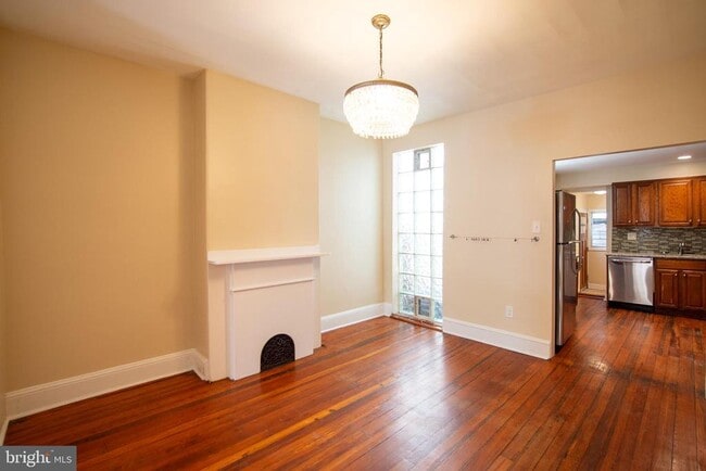 Building Photo - 2211 Bainbridge St