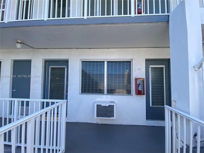 Building Photo - 15600 NE 6th Ave