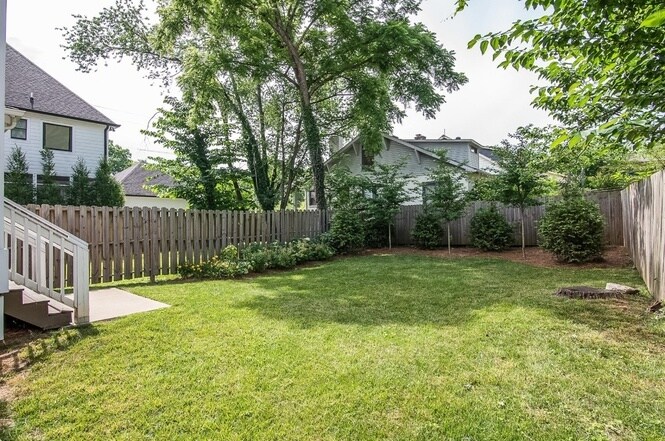 Spacious Backyard - 925 S Douglas Ave