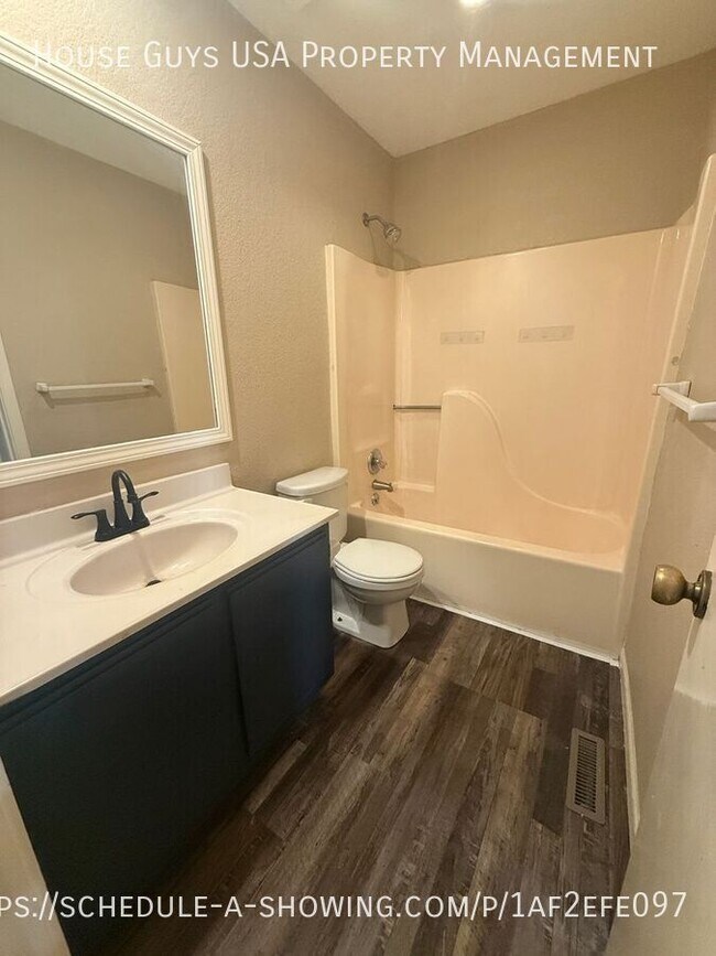 Building Photo - 710 SW 37 St