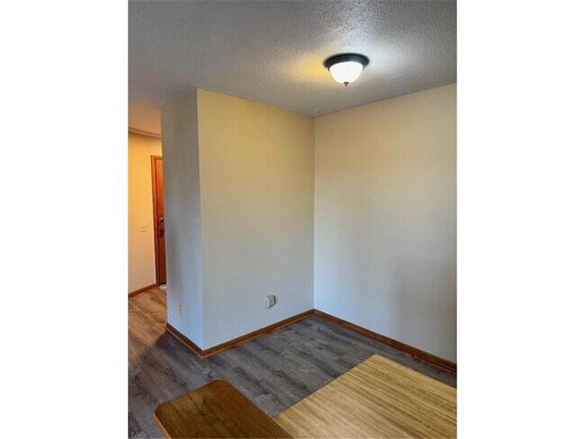 Building Photo - 9141 Hwy 55