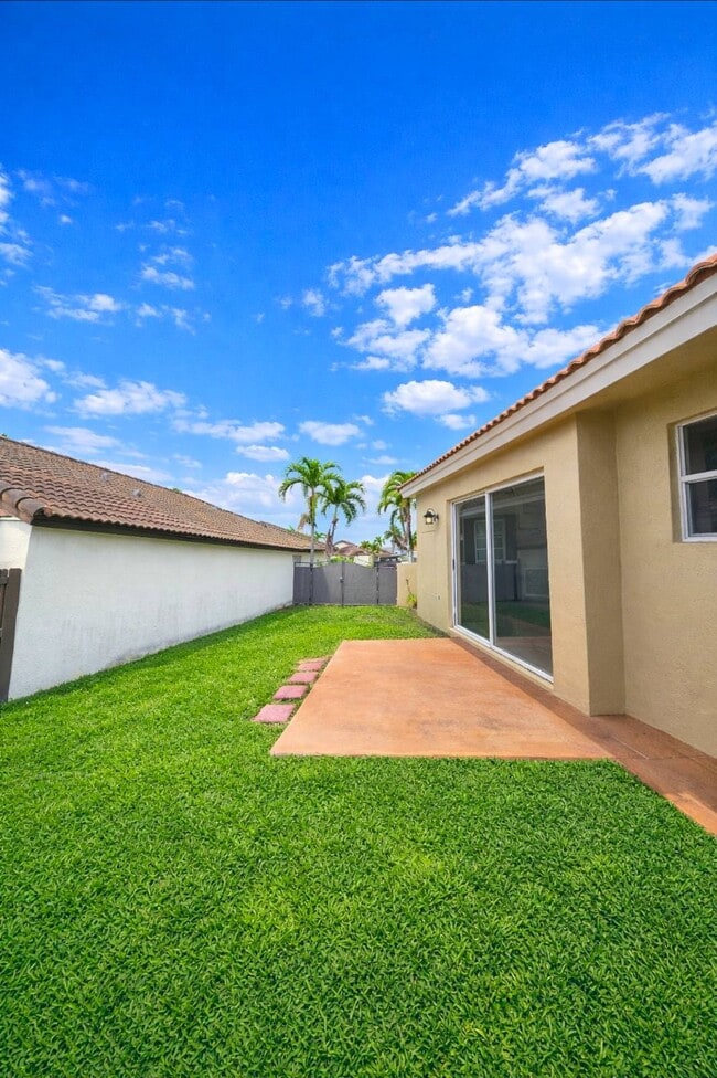 Building Photo - 12954 NW 8th Ln