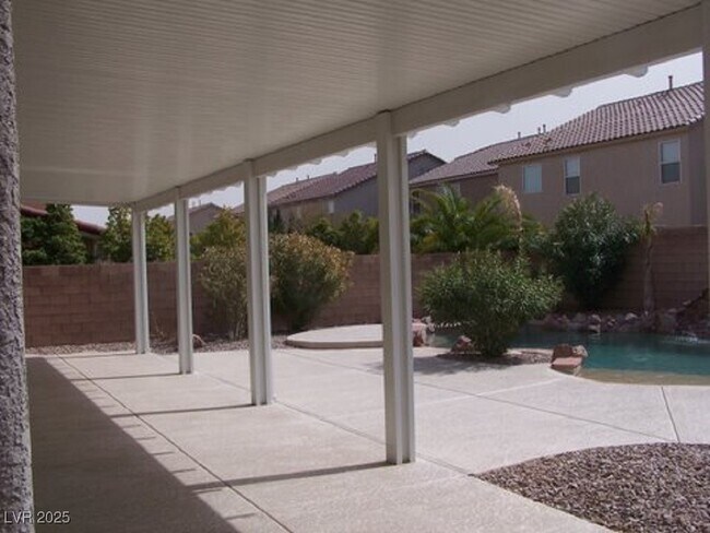 Building Photo - 283 Maddelena Ave