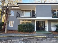 Building Photo - 2126 E 7th St