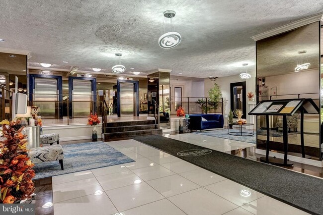 Building Photo - 1111 Arlington Blvd