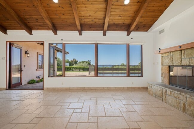 Building Photo - Montecito Property with a View and a Pool ...