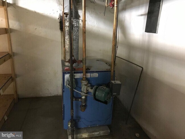 Building Photo - 505 E Lancaster Ave