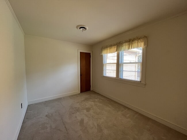 Building Photo - 3205 Bridges St