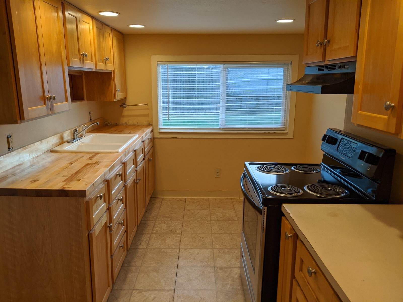Building Photo - 4562 NE Cully Blvd