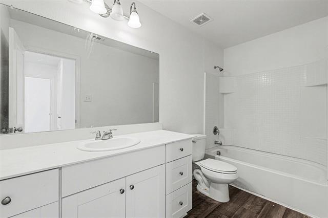 Building Photo - 1806 Chapel Hl Rd