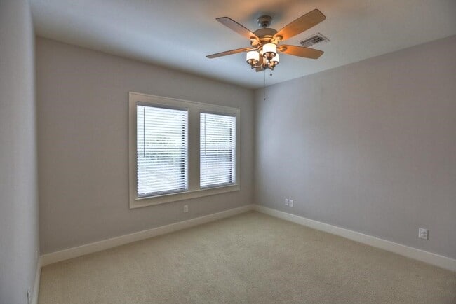 Building Photo - 2205 Brun St