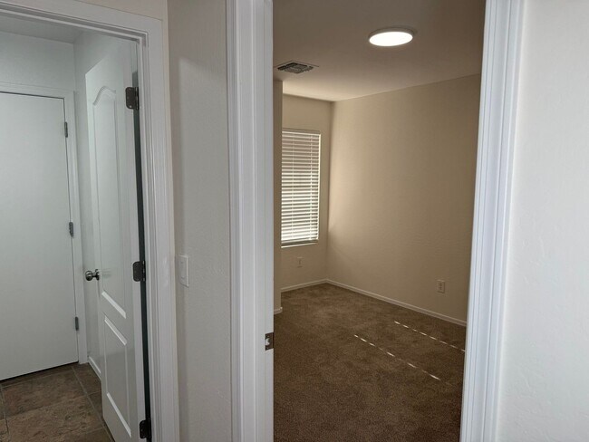 Building Photo - 3922 N Creosote Ct