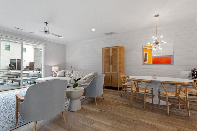 Building Photo - Stunning 3BD, 3.5BA Raleigh Townhome on a ...