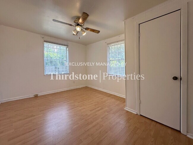 Building Photo - 3317 Jones St