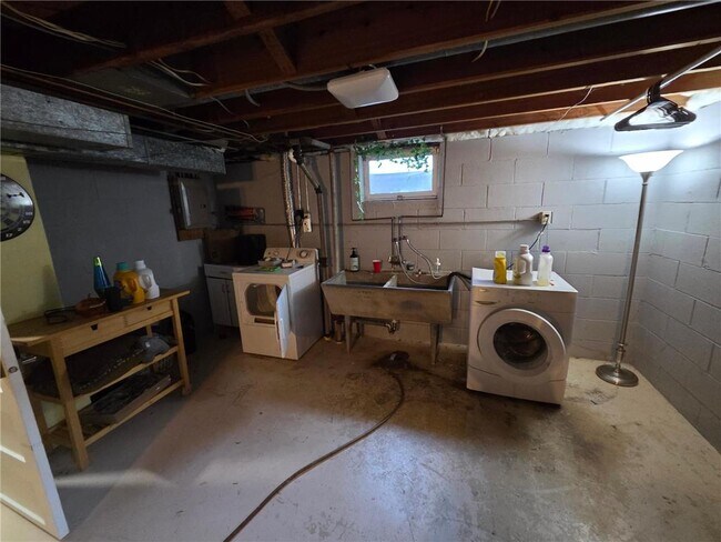 Building Photo - 4229 Unity Ave N