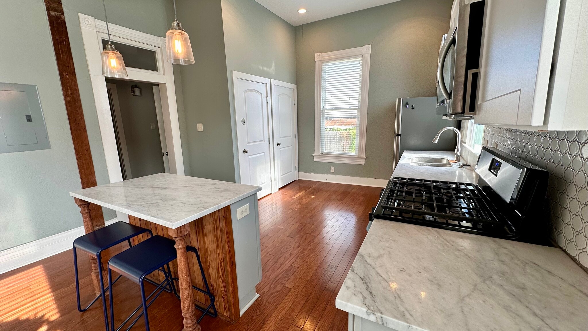 Kitchen - 102 Paul St