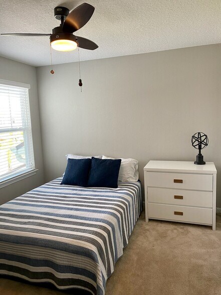 Building Photo - 5037 Skyview Ln