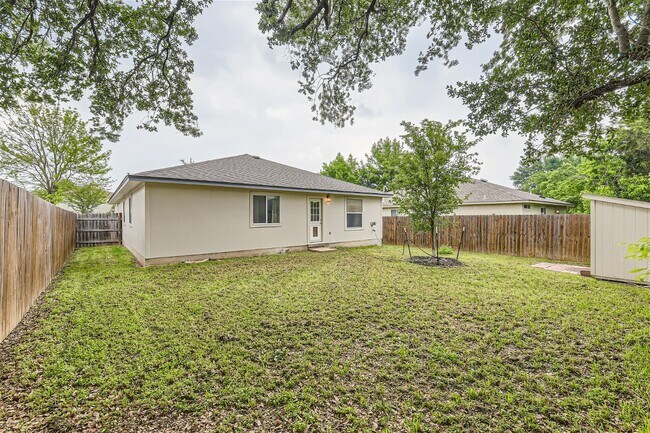 Building Photo - 6937 Sabrina Dr