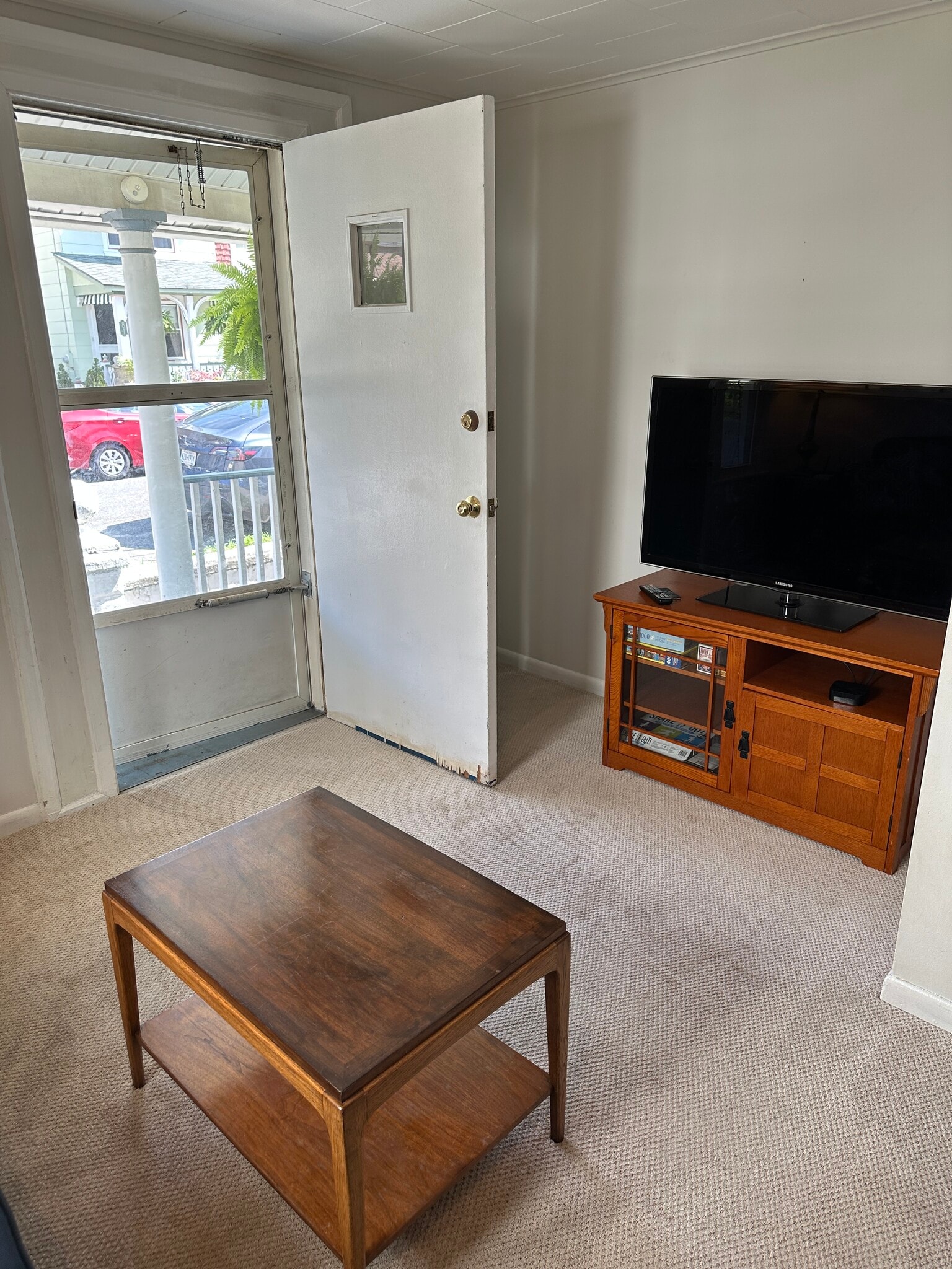 Apt A Living Room - 84 Mount Hermon Way
