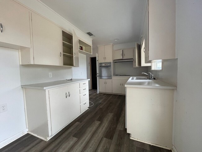 Building Photo - Texas-Style Charm and Comfort – 3-Bed, 2-B...