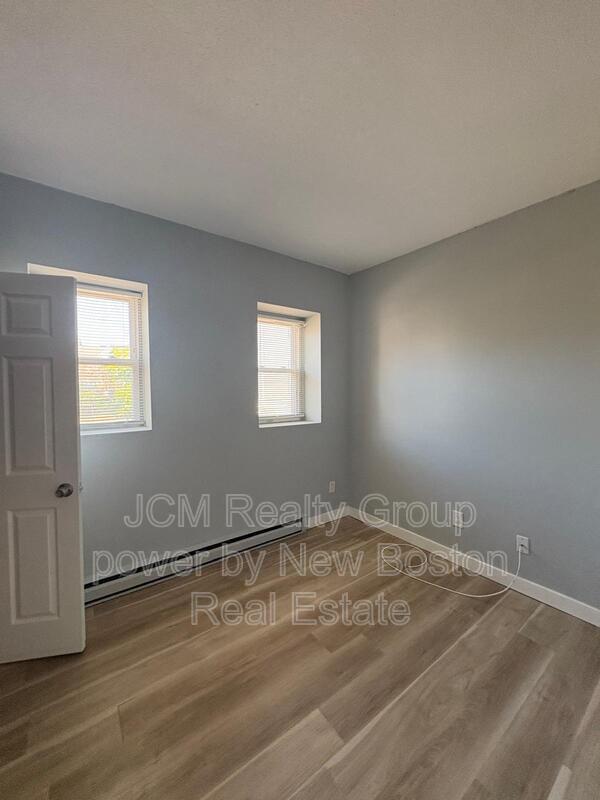 Building Photo - 56 Johnson St