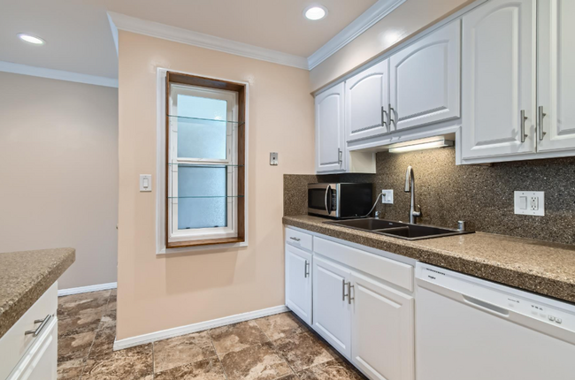 Building Photo - Live the Bonita Lifestyle – Views, Trails ...