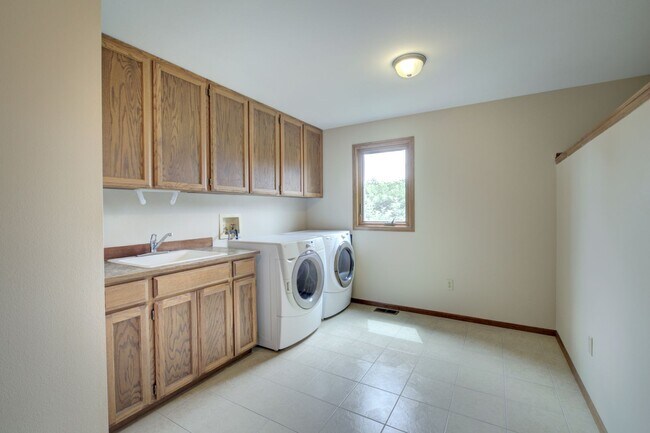 Building Photo - 5bd/3.5ba Bellevue House