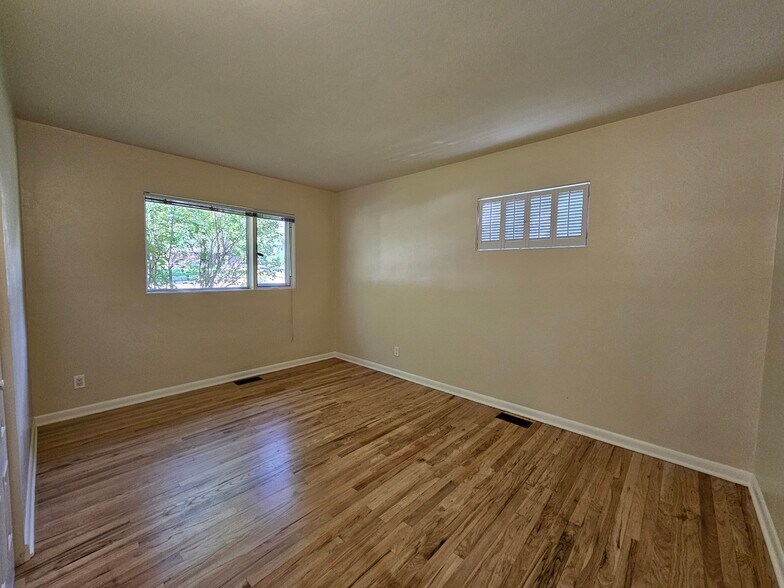 Building Photo - 3617 Leeds Ln