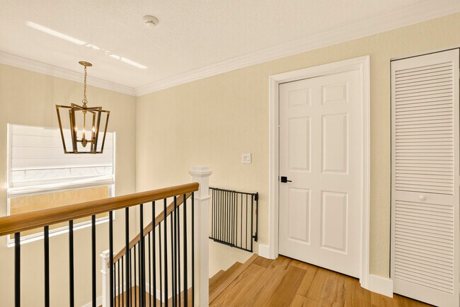Building Photo - 7630 Topiary Ave