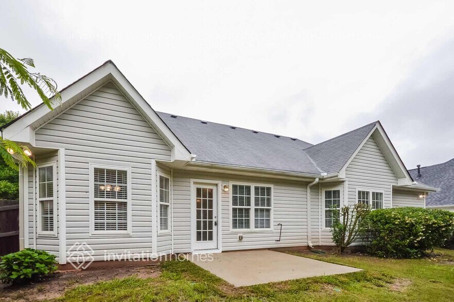 Building Photo - 4552 Beaverton Cir