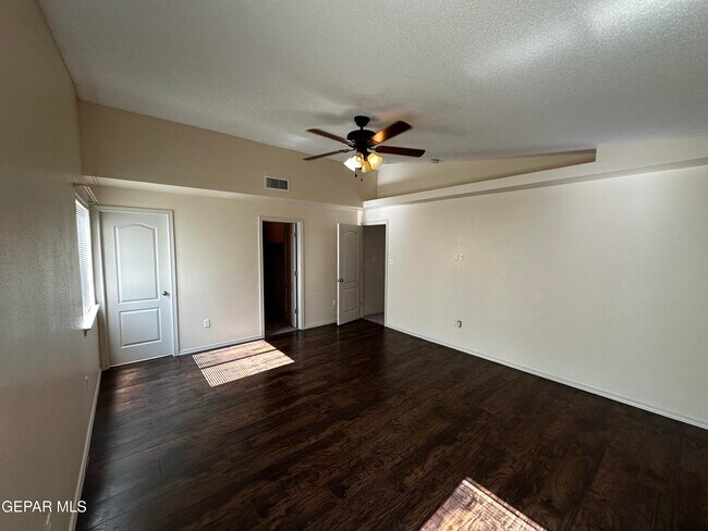 Building Photo - 14140 Meteor Rock Pl