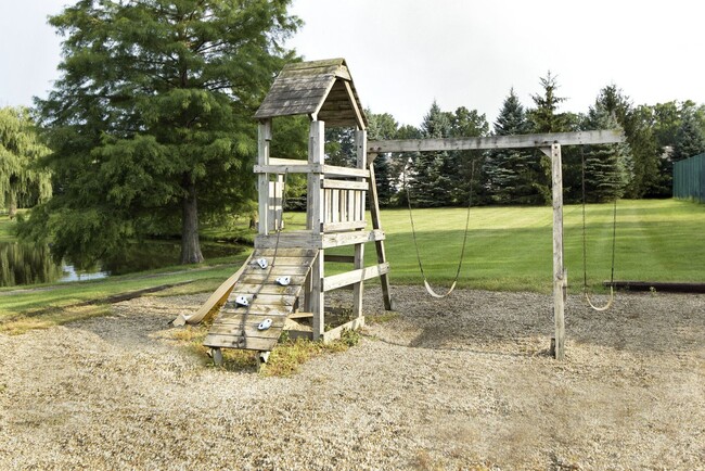 Building Photo - 3 bedroom / 2.5 bathroom Townhome for Rent...