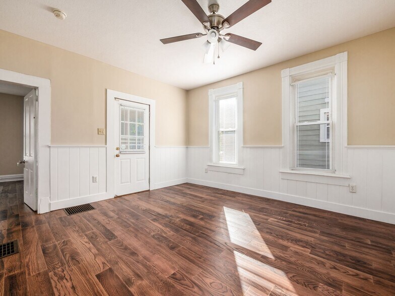 Building Photo - 1447 Hunter Ave