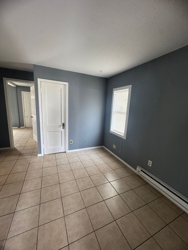 Building Photo - Remodeled 2 bedroom 1 bath