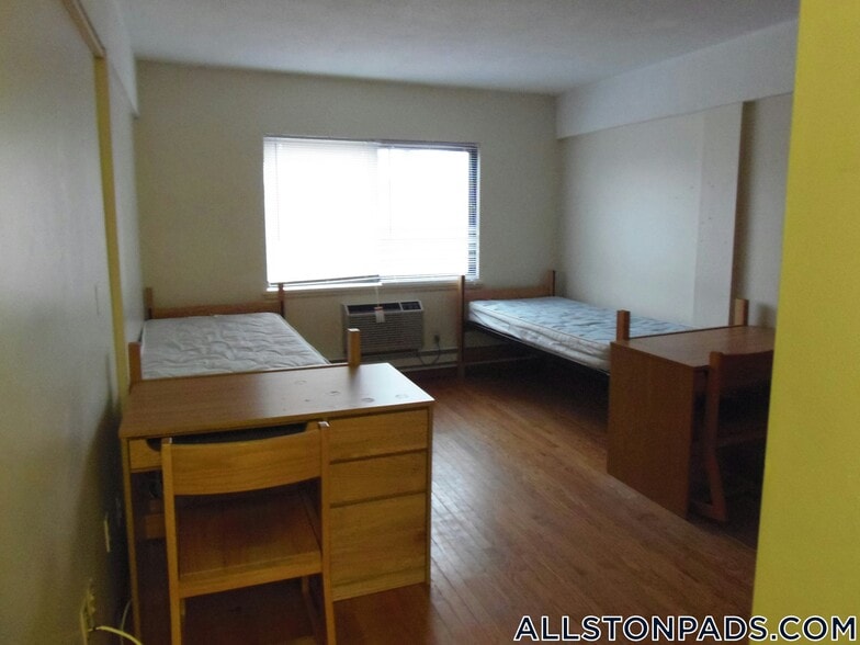 Building Photo - 1110 Commonwealth Ave